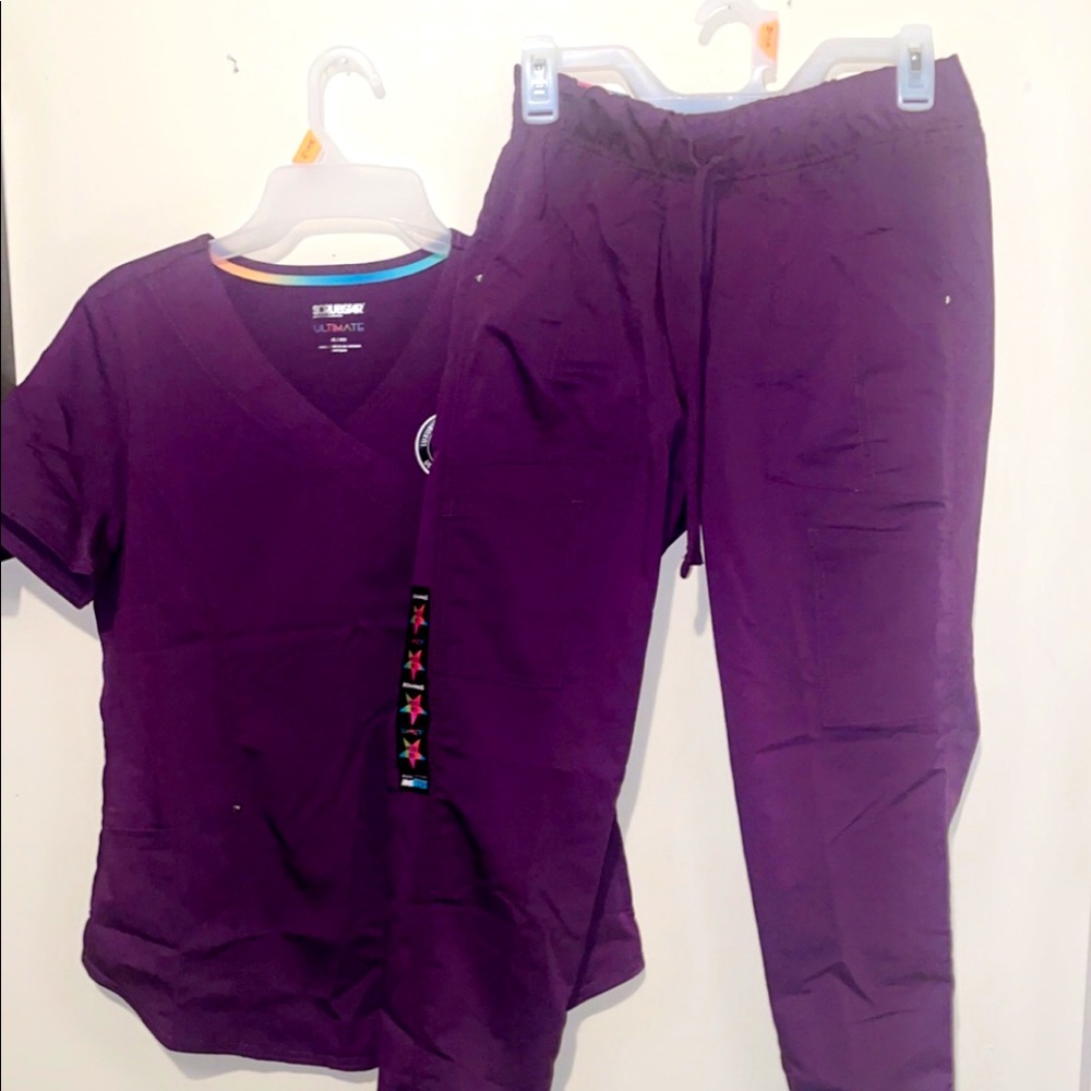 Brand new size XS scrub set !